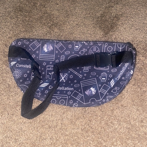 Blackhawks Fanny Pack - Picture 3 of 3